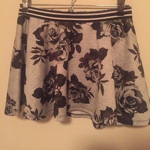 CUTE grey floral skirt | girls XL